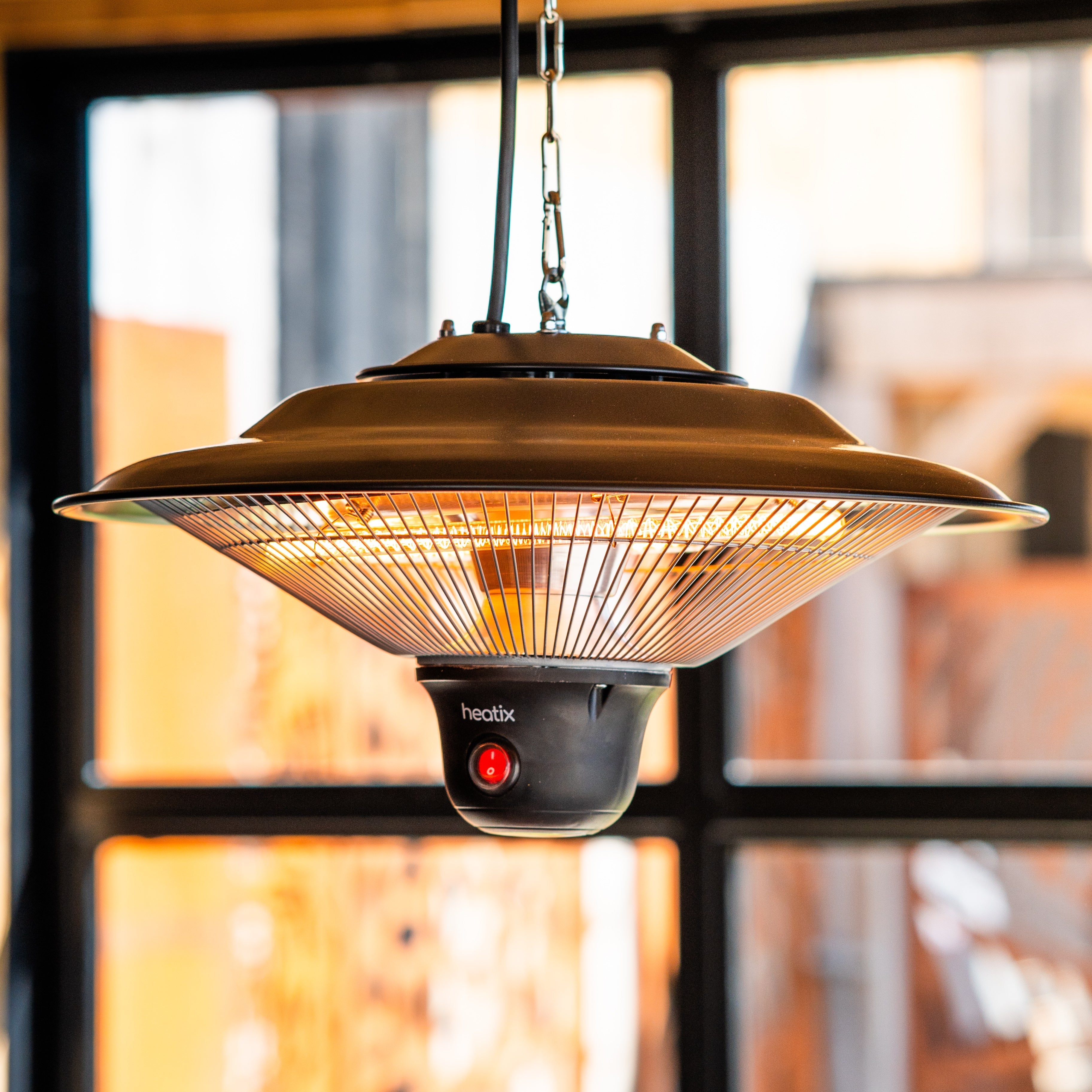 Hängender Heizstrahler 1500 W – Heatix Terrassenheizer